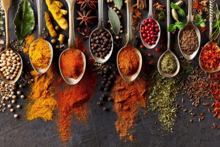 لیست ادویه جات لازم و ضروری در خانه و ادویه مخصوص هر غذا