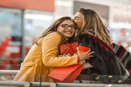 15 متن تبریک پیشاپیش روز مادر و روز زن به دوست و همکار