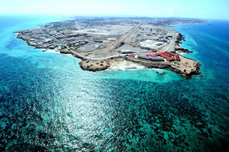 محدودیتهای ترددی عجیب در جزیره خارک!