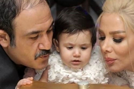 برف بازی مهران غفوریان با همسر و دخترش هانا