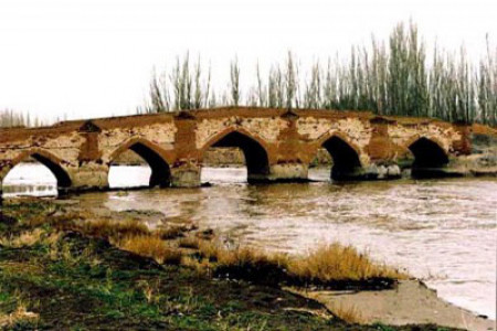 پل آجی چای در تبریز