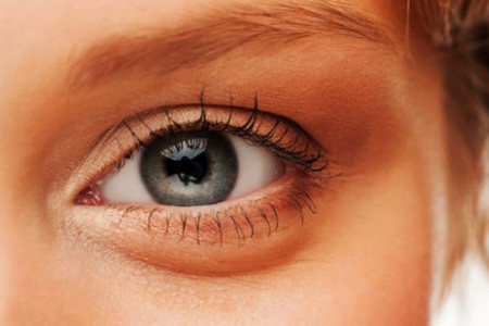 تزریق چربی زیر چشم برای رفع گودی و کبودی