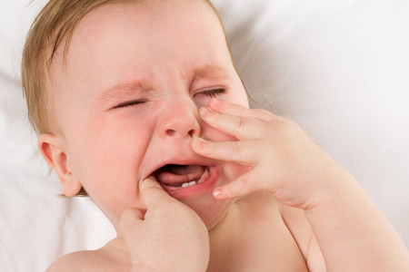 نوزادان و عوارض خطرناک ژل بنزوکائین