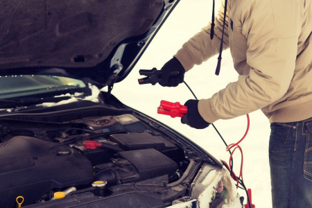 دلایل خوابیدن باتری ماشین + مراحل باتری به باتری کردن خودرو
