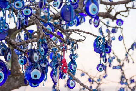 چشم زخم چیست ؟ بررسی چشم زخم از نظر علمی و در دین اسلام