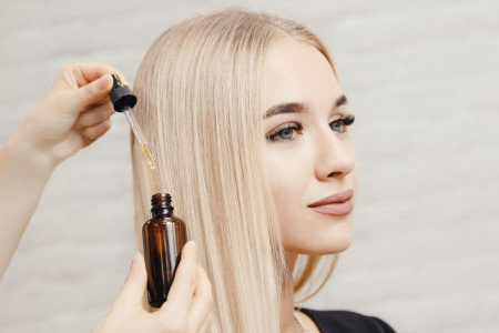 فواید باورنکردنی روغن کرچک برای رشد سریع تر مو و ابرو