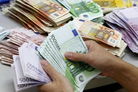 قیمت دلار در آستانه تحریم های ۱۳ آبان + جدول قیمت ارز، طلا و سکه