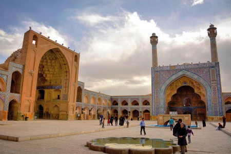 نام و آدرس مساجد خیابان علامه مجلسی و میدان امام علی ع اصفهان