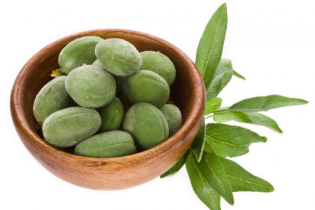 هر آنچه که باید از چغاله بادام بدانید!
