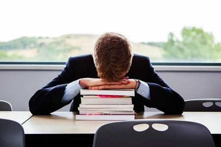 چگونه سر جلسه امتحان تمرکز بالایی داشته باشیم ؟