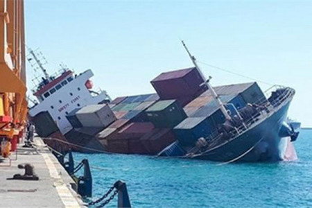 حادثه کشتی بندر امام خمینی