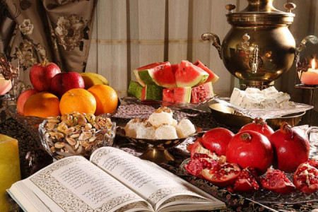 زیباترین ایده ها برای آرایش و تزیین سفره شب یلدا ۹۸
