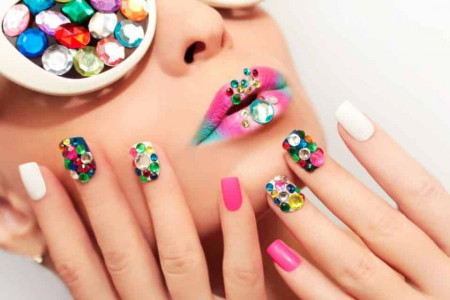 ۱۶ اردیبهشت روز جهانی لاک زدن چه روزی است ؟