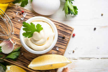 فوت و فن های طلایی برای تهیه سس بشامل + کاربرد سس بشامل