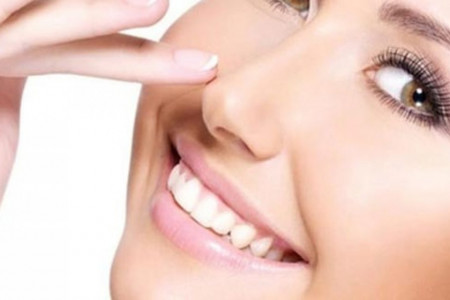 بررسی تأثیر عمل بینی بر فرم لب و لبخند