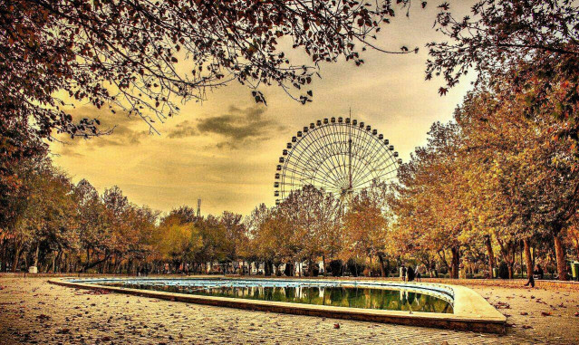 بازدید از جاهای دیدنی مشهد با مترو