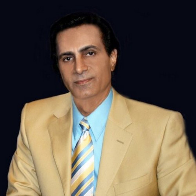 دانلود آهنگ (ساقی امشب مثل هر شب اختیارم دسته) احمد آزاد
