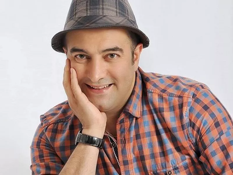 استایل شیک آروین و حنا دوقلوهای مجید صالحی در کوچه و خیابان های تهران !!