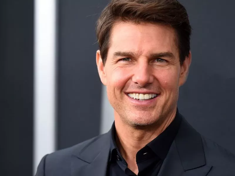 جذابیت و زیبایی دختر تام کروز در 17 سالگی چشم تمام جهان را به خود دوخت !