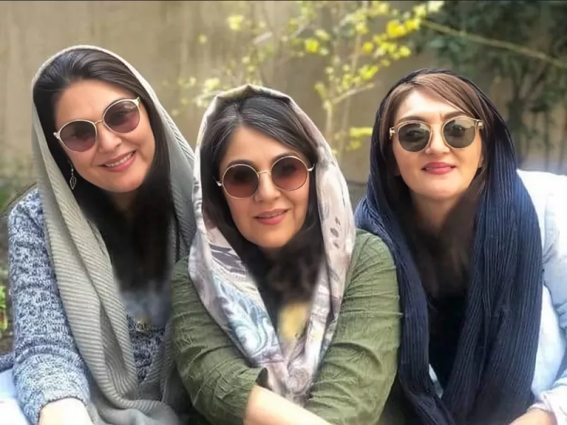 از دیدن چهره پدر و مادر خواهران اسکندری انگشت به دهان میمانید !!