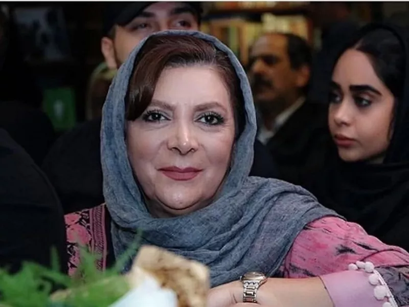 به هیچ وجه نمیتونی تشخیص بدی کدوم مهوش وقاری کدوم خواهرش مهشید ... !