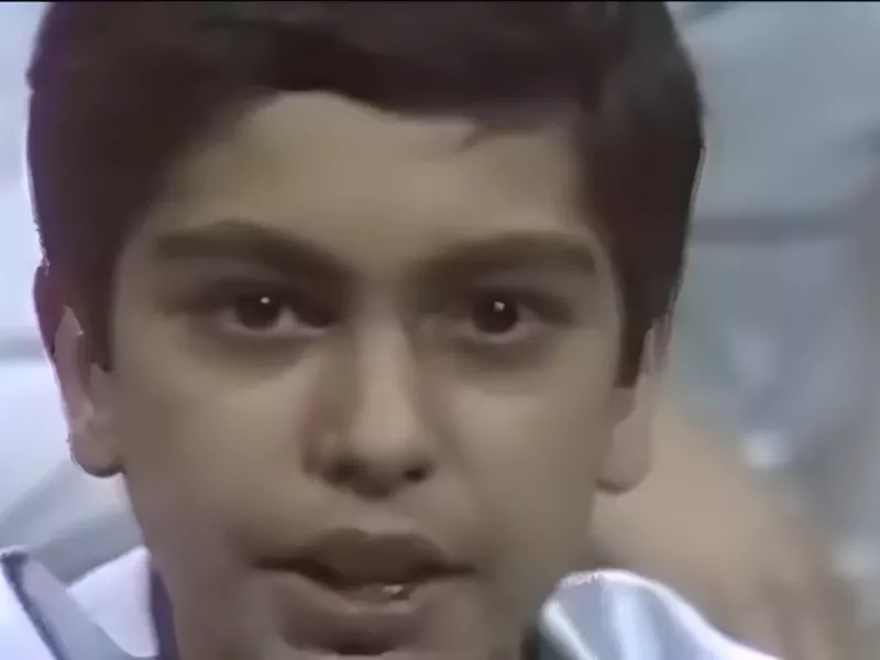 خواننده خوش تیپ و قیافه ”کی بود کی بود که پرسید، تو دلهاتون چی دارید...”دهه 60 در آستانه 50 سالگی!