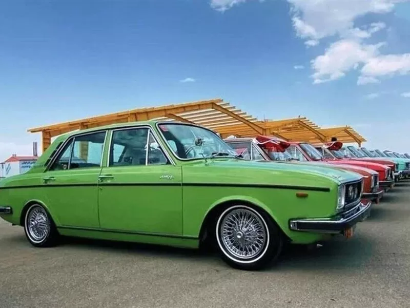 کی این تبلیغ 5 مدل پیکان در دهه پنجاه رو یادشه ؟!