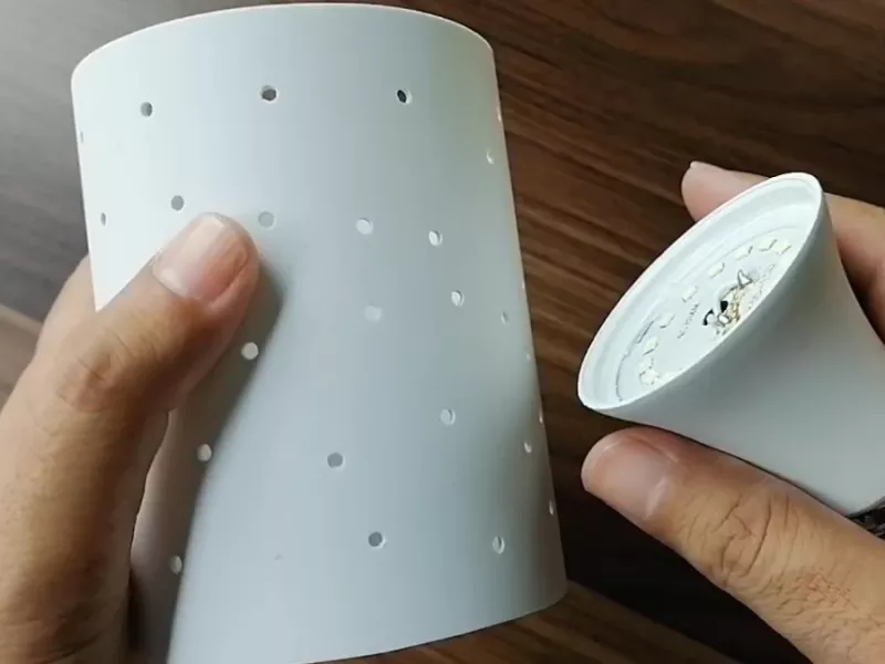 ایده خلاقانه لامپ دیواری با لوله PVC برای باغ