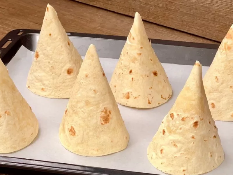 طرز تهیه پیتزا قیفی با نان لواش مناسب تولد و مهمانی