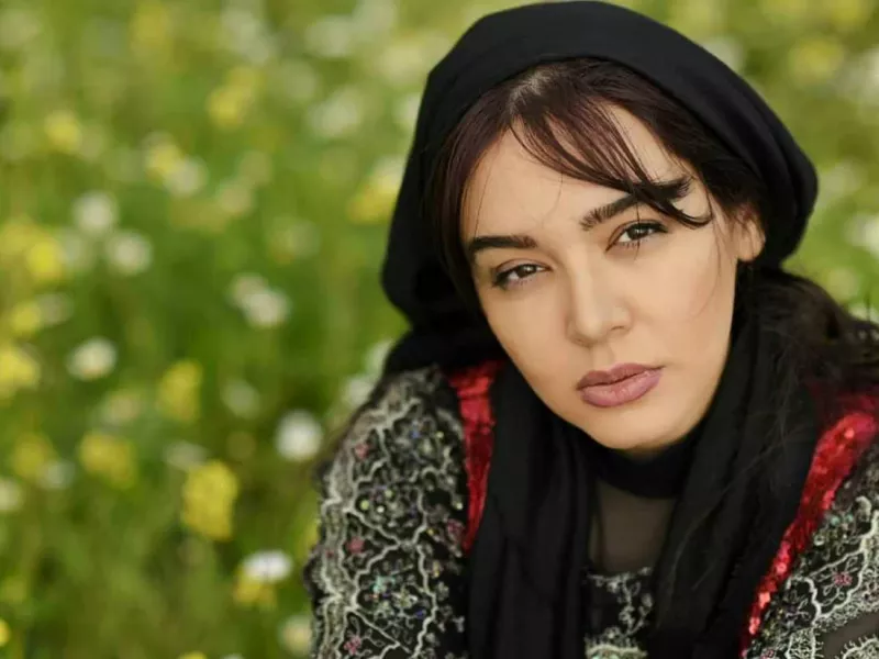ژست های جذاب شیرین نون خ در دل طبیعت !