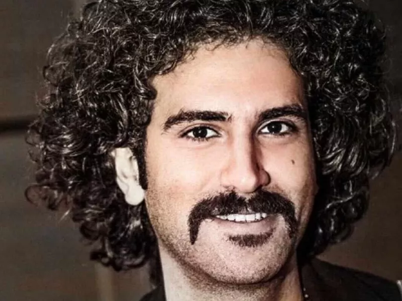 رقص بامزه هوتن شکیبا در پشت صحنه سریالش !