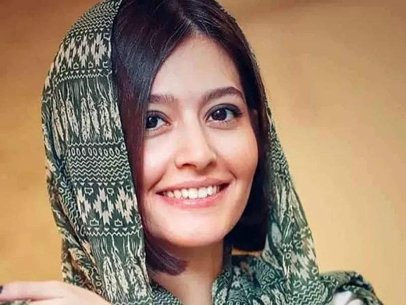 عکس تابستانی و بامزه پردیس احمدیه با تم هندوانه !