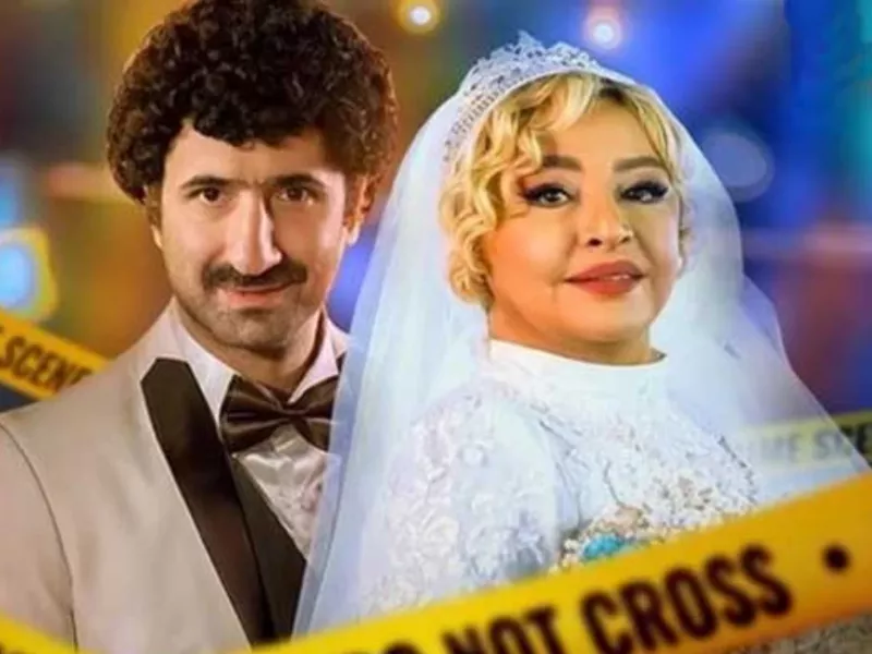 ژست جذاب اشرف نیسان آبی با لباس مجلسی