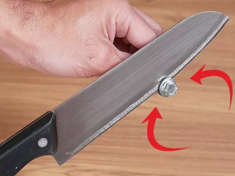 فیلم/ ایده فوق العاده برای تیز کردن چاقو با پیچ در 5 دقیقه