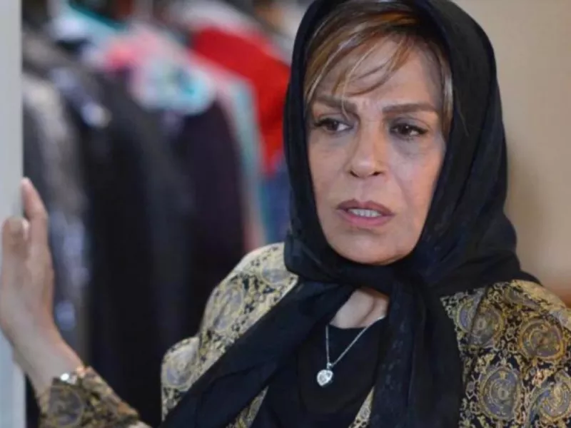 چهره و استایل جدید گوهر خیراندیش در کنار پسر و عروسش