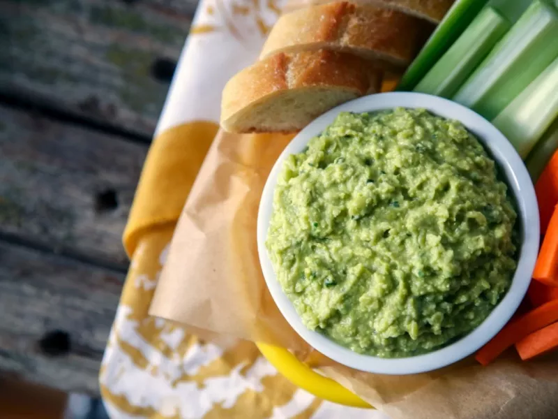 روش تهیه دیپ باقلا سبز ساده و خوشمزه