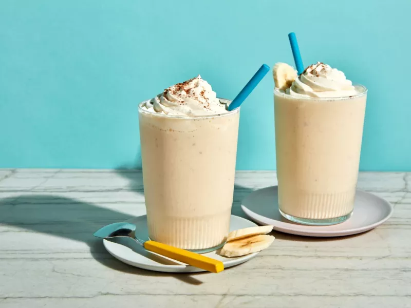 طرز تهیه فراپه موز نوشیدنی خنک و خوشمزه تابستانی