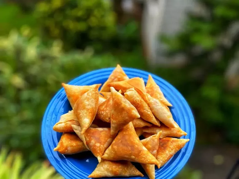 طرز تهیه سامسا شیرینی/ یک میان‌وعده خوشمزه و سنتی