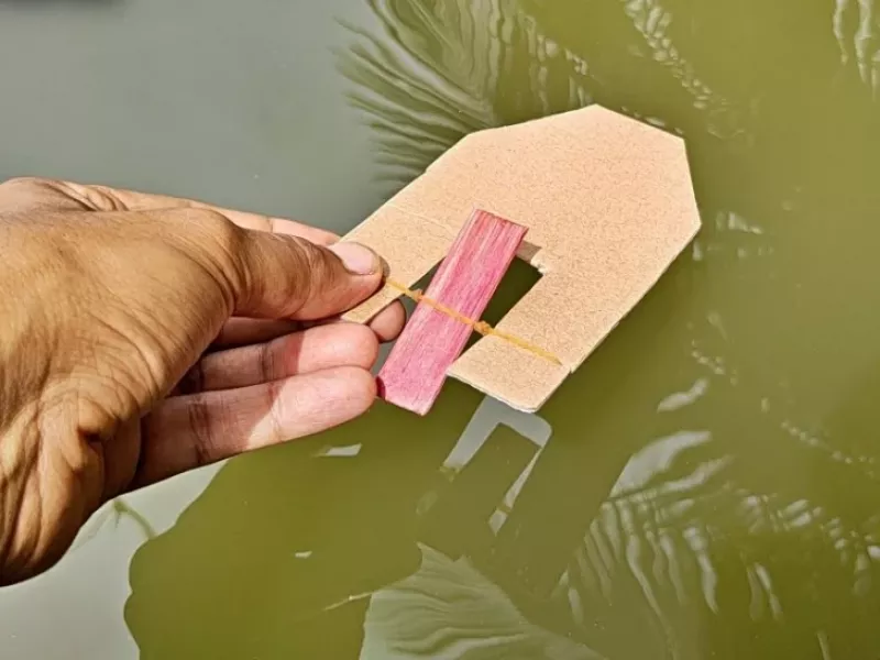 چگونه با مقوا و کش قایق بسازیم!