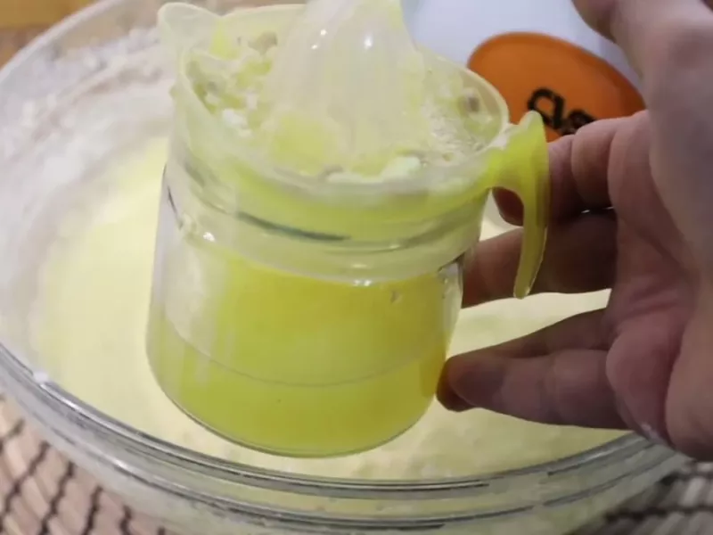 عطرو بوش تا ده تا خونه اون طرف تر میره و جهت بازی با روح و روان همسایه ها !