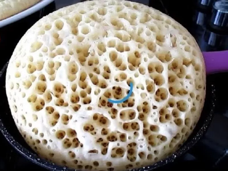 بافتش شگفت انگیزه و نان روغنی هزار سوراخه خوشمزه محبوب مراکشی با شهرت جهانی از عجیب ترین نان ها!