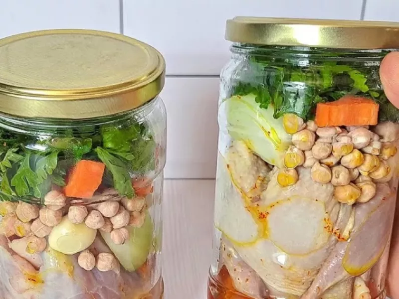 این غذا برای بیمار معجزه میکنه /طرز تهیه عصاره گوشت در شیشه برای بیمار