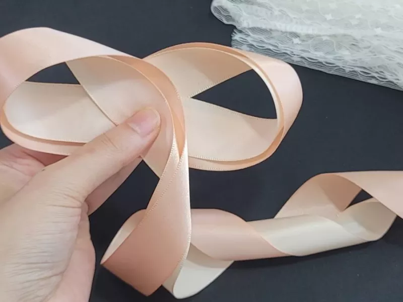 بسیار آسان و راحت! من در یک روز 50 تا کردم و همه را فروختم ایده زیبا با روبان و تور