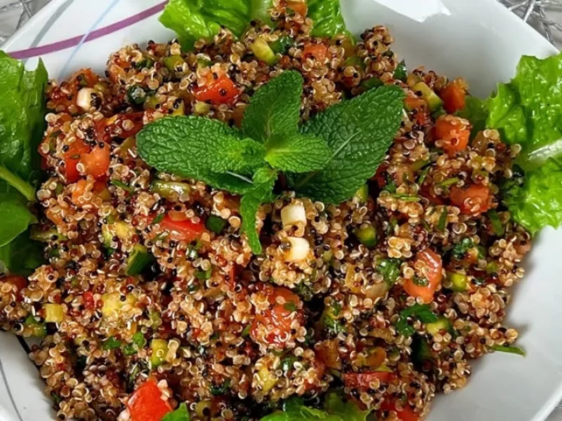 سالاد کینوا سالاد رژیمی غذای سالم و خوشمزه !