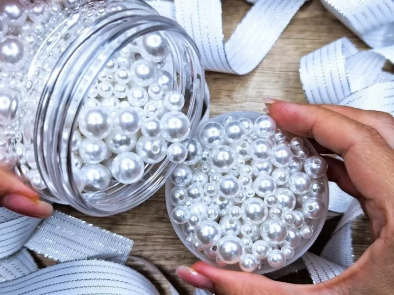 من در روز 20 تا از این گلسر های زیبای مرواریدی درست میکنم و میفروشم!