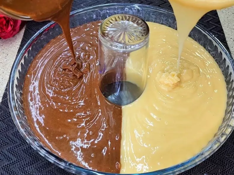 طرز تهیه کیک دو رنگ خوشمزه برای چای در 5 دقیقه!