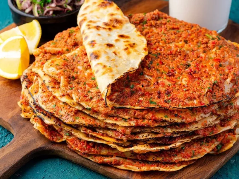 دستور پخت لاهماجون ترد در خانه /طعم عالی لاهماجون با نکات آن!