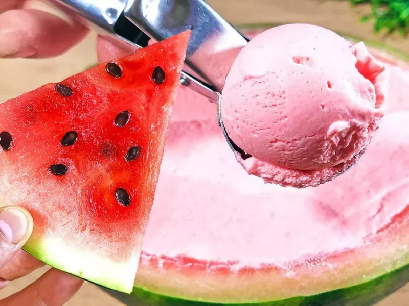 با ساده ترین مواد ممکن بستنی هندوانه درست کنید !