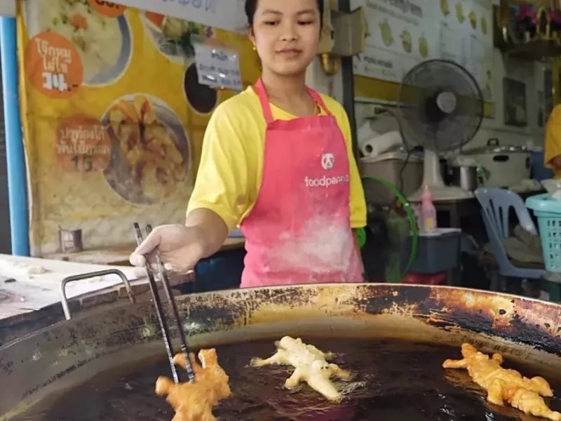 دختر 17 ساله تایلندی که شهرتش جهانی شده / او دونات هایی به شکل حیوانات درست میکند!